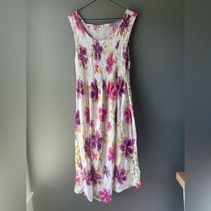 Floral Sleeveless Dress - White and Purple, stretchy, flowy 
Size large